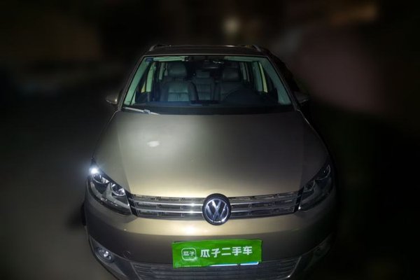 Volkswagen Touran 2015, 106100 км, за 5668 USD