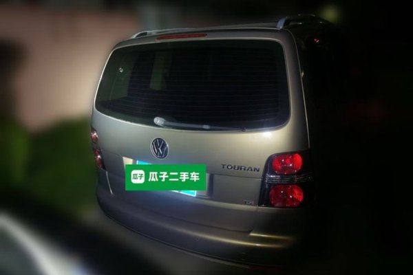 Volkswagen Touran 2015, 106100 км, за 5668 USD