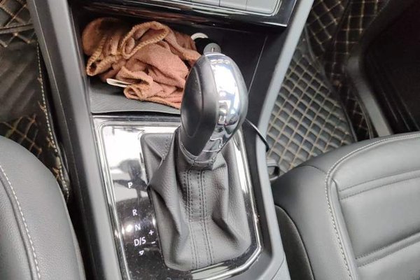 Volkswagen Touran 2016, 94600 км, за 7421 USD - фото 17