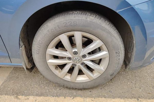Volkswagen Touran 2016, 94600 км, за 7421 USD - фото 11