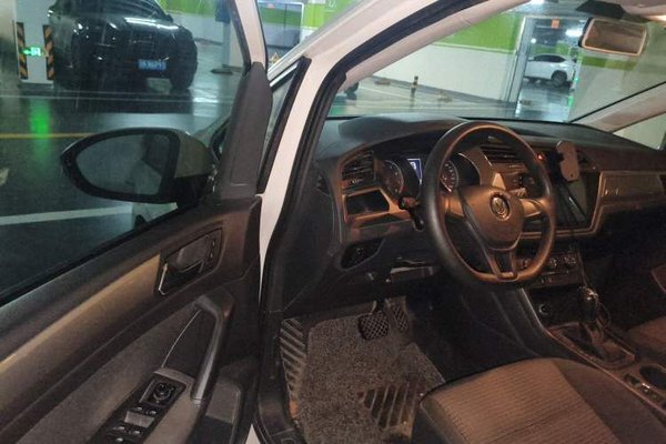 Volkswagen Touran 2016, 106400 км, за 8353 USD - фото 13
