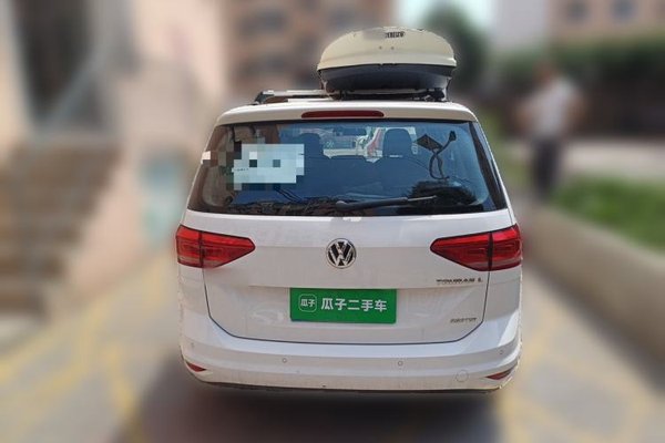 Volkswagen Touran 2016, 159000 км, за 7922 USD