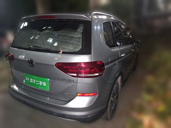 Volkswagen Touran 2018, 75600 км, за 10336 USD - фото 6
