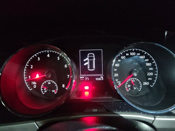 Volkswagen Touran 2018, 75600 км, за 10336 USD - фото 12