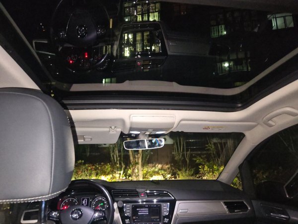 Volkswagen Touran 2018, 75600 км, за 10336 USD - фото 19