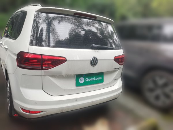 Volkswagen Touran 2018, 90800 км, за 10294 USD