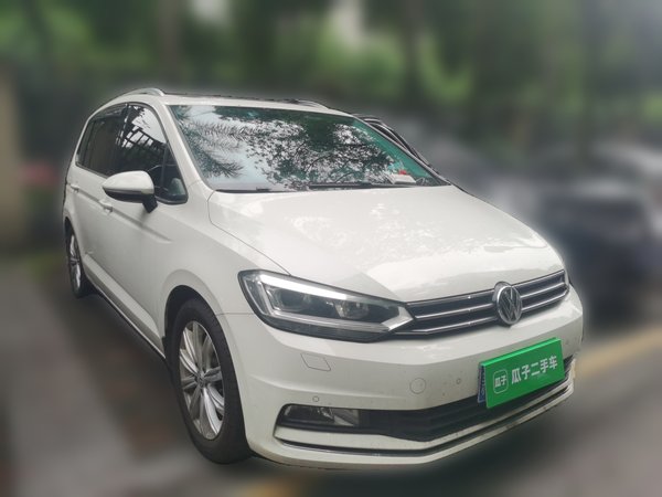 Volkswagen Touran 2018, 90800 км, за 10294 USD
