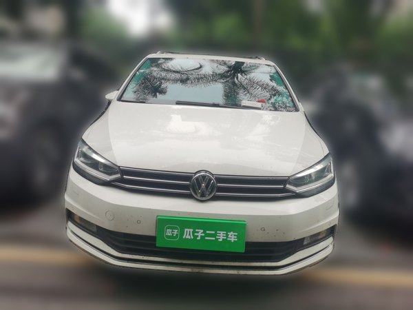 Volkswagen Touran 2018, 90800 км, за 10294 USD