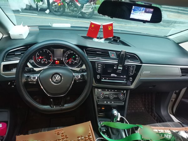 Volkswagen Touran 2018, 90800 км, за 10294 USD - фото 10