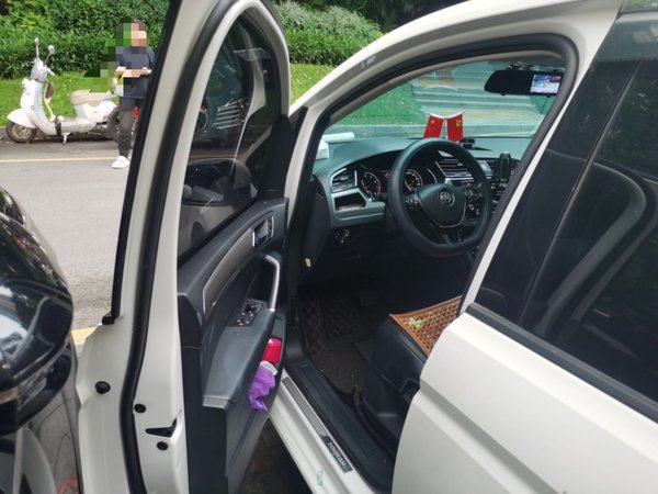 Volkswagen Touran 2018, 90800 км, за 10294 USD - фото 17