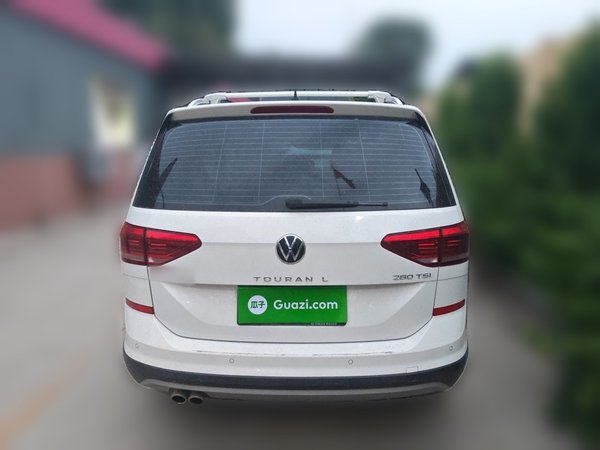 Volkswagen Touran 2021, 85300 км, за 13772 USD