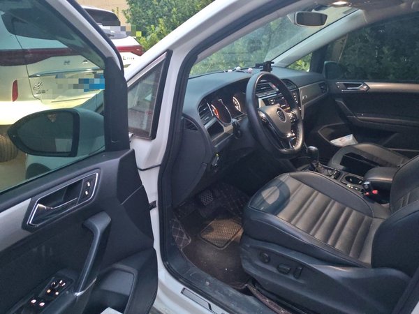 Volkswagen Touran 2021, 85300 км, за 13772 USD - фото 17