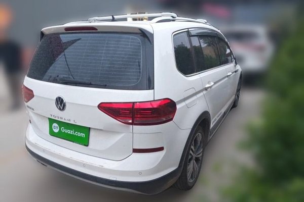 Volkswagen Touran 2021, 85400 км, за 18296 USD - фото 20