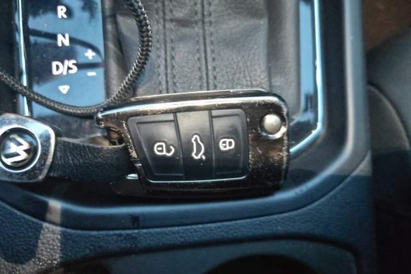 Volkswagen Touran 2021, 85400 км, за 18296 USD - фото 11