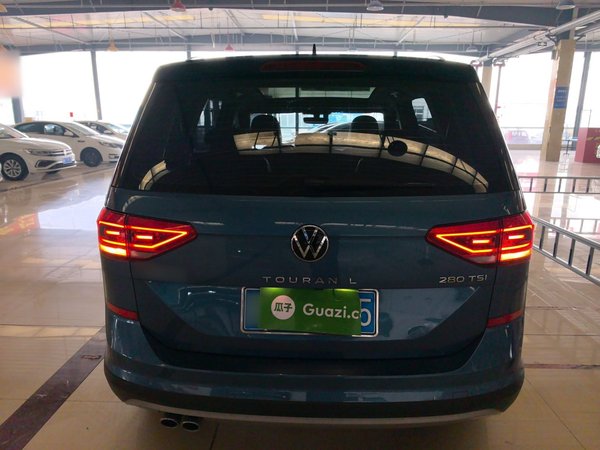 Volkswagen Touran 2022, 33000 км, за 18874 USD - фото 6