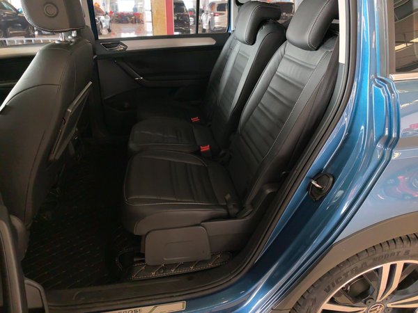 Volkswagen Touran 2022, 33000 км, за 18874 USD - фото 22