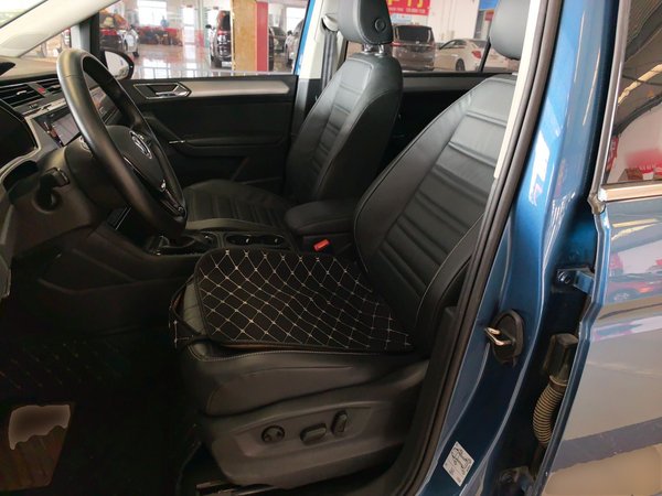 Volkswagen Touran 2022, 33000 км, за 18874 USD - фото 16