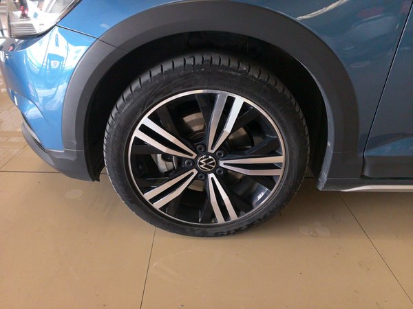 Volkswagen Touran 2022, 33000 км, за 18874 USD - фото 9