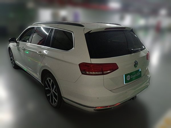 Volkswagen Variant 2017, 83000 км, за 12261 USD