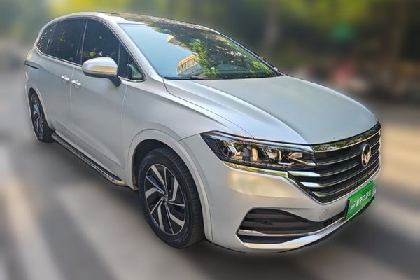 Volkswagen Viloran 2022, 48400 км, за 23971 USD