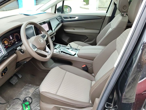 Volkswagen Viloran 2024, 2100 км, за 27839 USD - фото 10