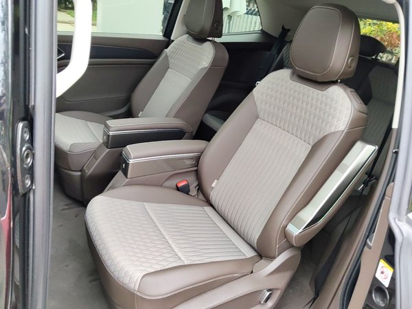 Volkswagen Viloran 2024, 2100 км, за 27839 USD - фото 12