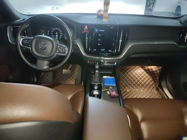 Volvo XC60 2021, 105600 км, за 19226 USD - фото 10