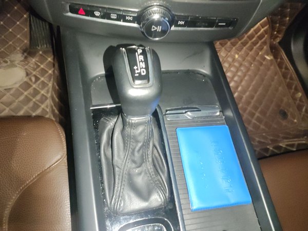 Volvo XC60 2021, 105600 км, за 19226 USD - фото 15