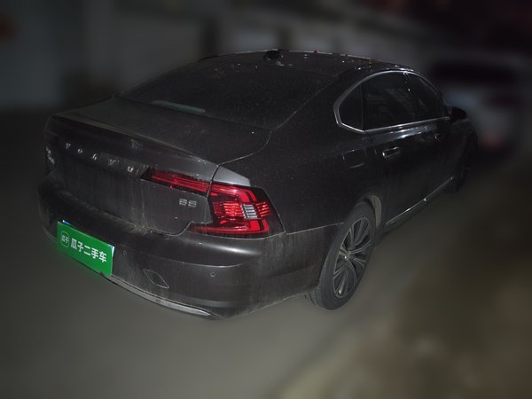 Volvo S90 2021, 28400 км, за 28394 USD
