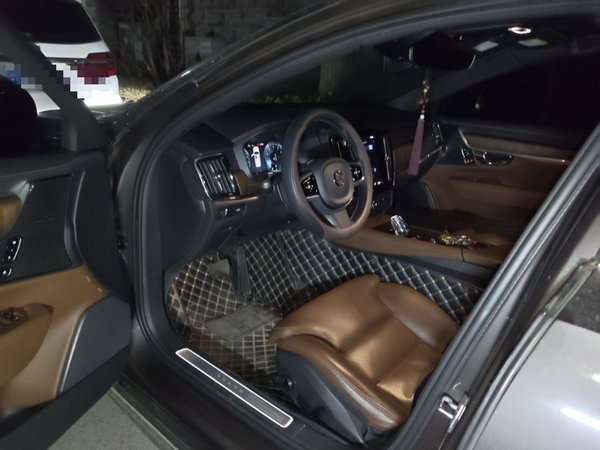 Volvo S90 2021, 28400 км, за 28394 USD - фото 10