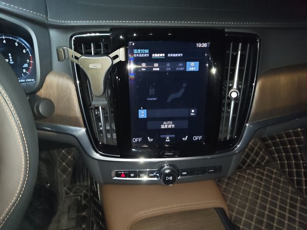 Volvo S90 2021, 28400 км, за 28394 USD - фото 14