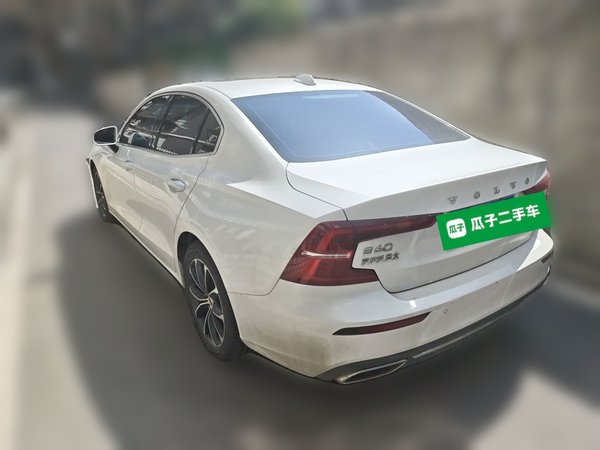 Volvo S60 2021, 81400 км, за 18646 USD