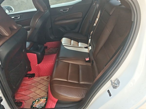 Volvo S60 2021, 81400 км, за 18646 USD - фото 18