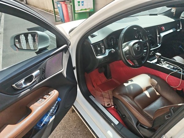 Volvo S60 2021, 81400 км, за 18646 USD - фото 17