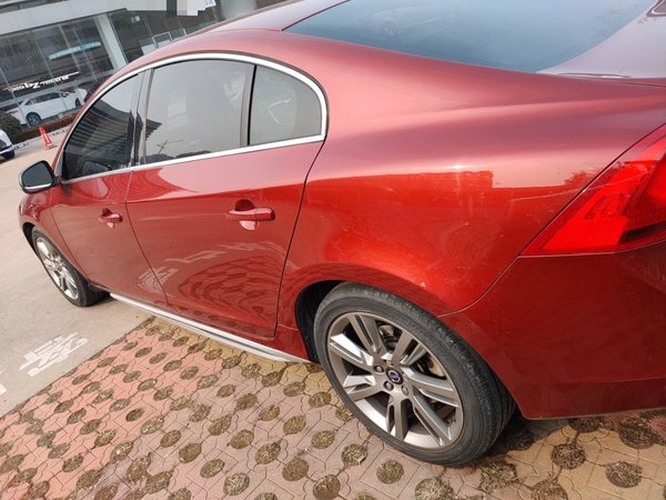 Volvo S60 2014, 168500 км, за 5971 USD