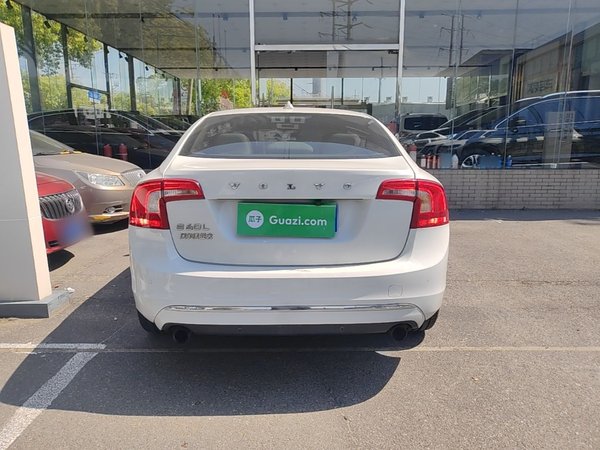Volvo S60 2014, 98700 км, за 7723 USD