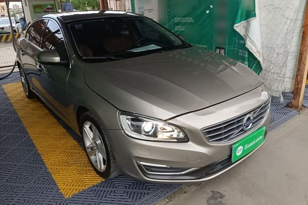 Volvo S60 2016, 143300 км, за 8084 USD