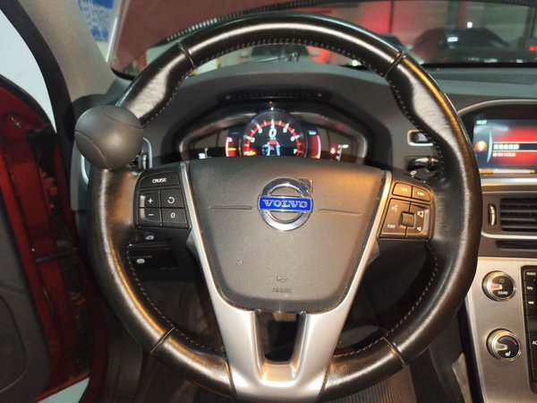 Volvo S60 2016, 92300 км, за 6720 USD - фото 11