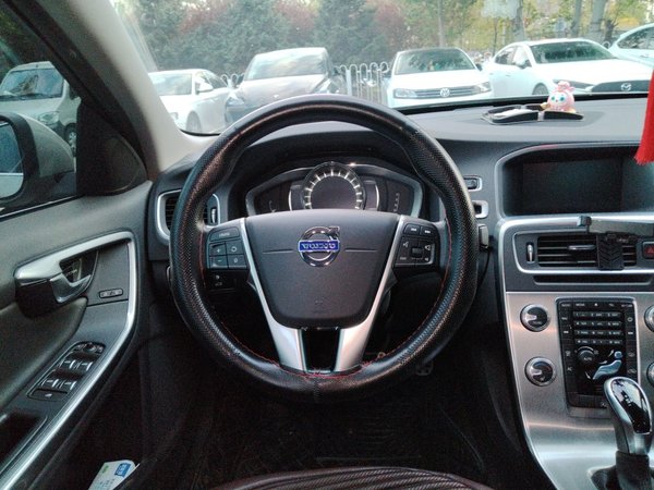 Volvo S60 2017, 64100 км, за 7039 USD - фото 11