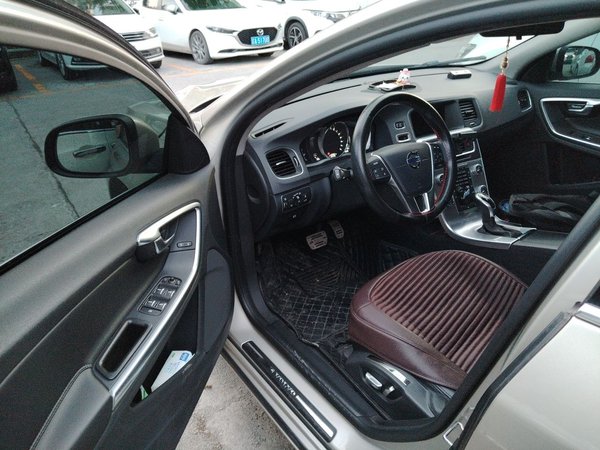 Volvo S60 2017, 64100 км, за 7039 USD - фото 17