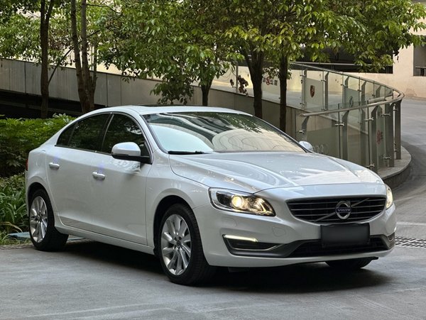 Volvo S60 2017, 74200 км, за 9433 USD