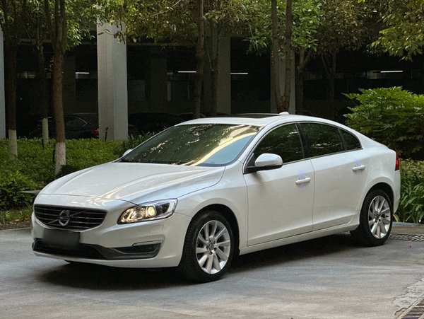 Volvo S60 · 2017 год