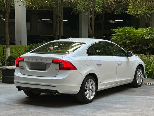 Volvo S60 2017, 74200 км, за 9433 USD