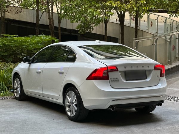 Volvo S60 2017, 74200 км, за 9433 USD