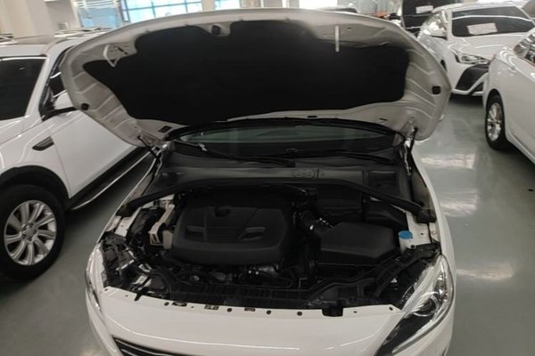 Volvo S60 2017, 99000 км, за 8848 USD - фото 24