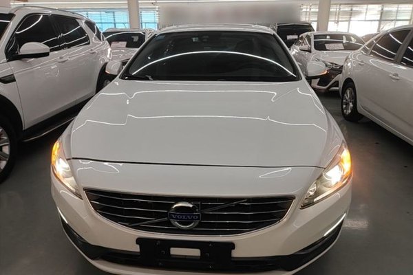 Volvo S60 2017, 99000 км, за 8848 USD