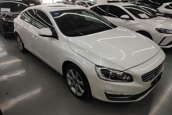 Volvo S60 2017, 99000 км, за 8848 USD