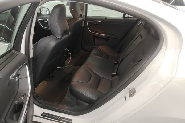 Volvo S60 2017, 99000 км, за 8848 USD - фото 20