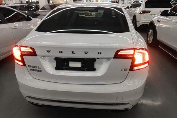 Volvo S60 2017, 99000 км, за 8848 USD