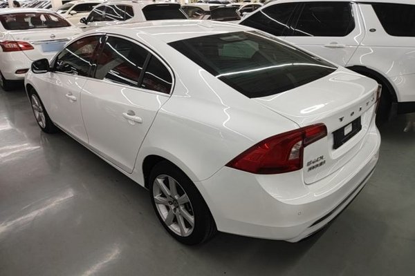 Volvo S60 2017, 99000 км, за 8848 USD